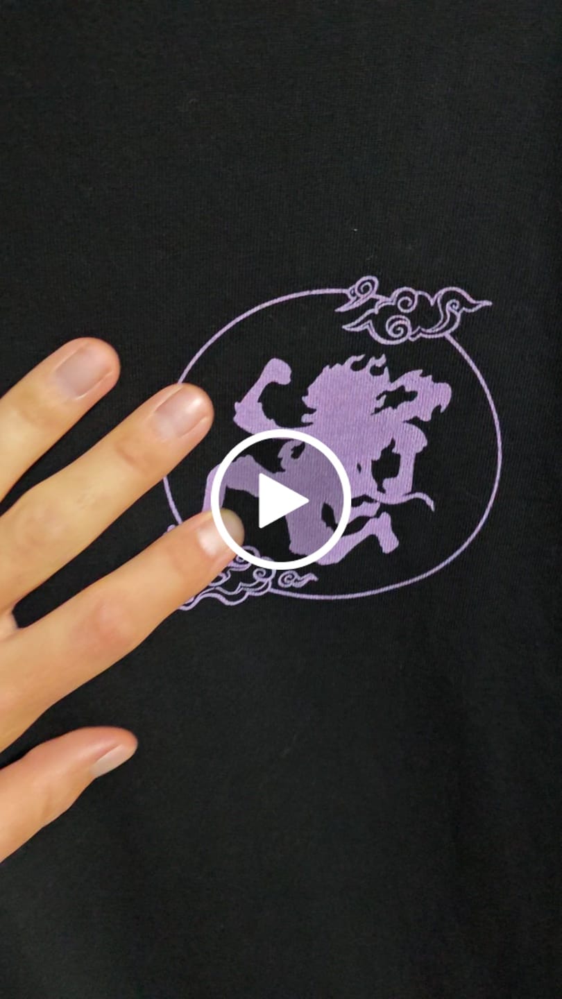 Customer video review of UNSHAKEN KING OVERSIZE TEE