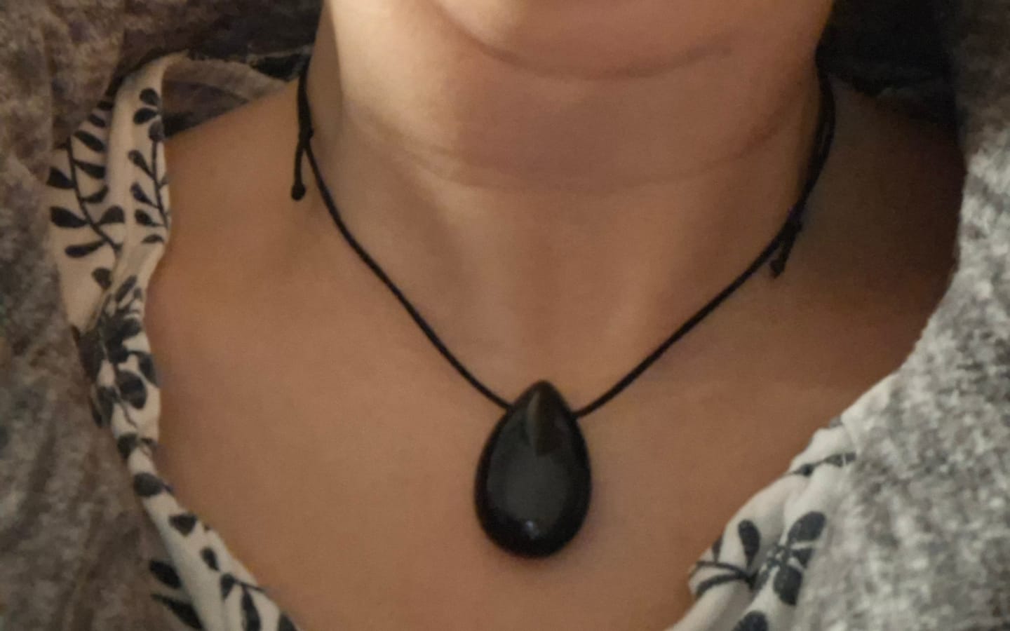 Customer photo review of Obsidian Halskette - Naturkette Tropfenform