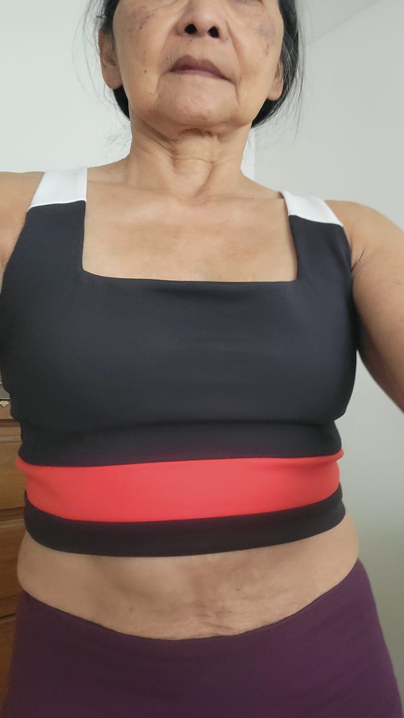 Customer photo review of BOLD Color Blocked Square Neck Long Lined Bra