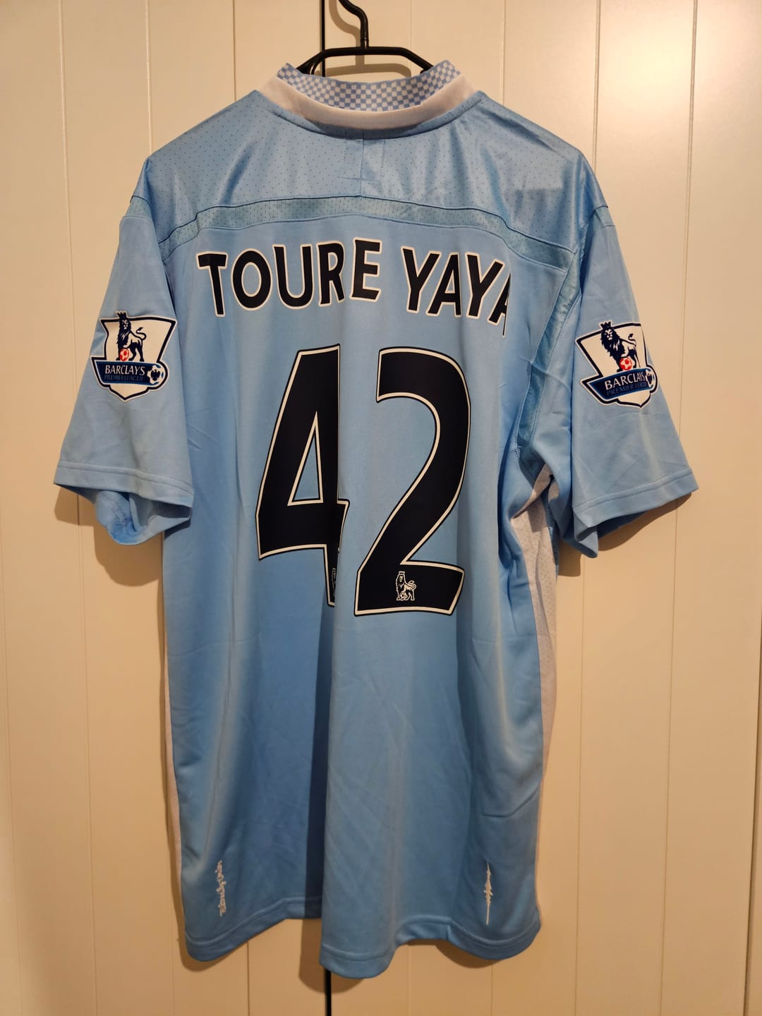 Customer photo review of Yaya Toure 42 Manchester City 2011/12 Home Kit Blue Retro Jersey Trikot Jersey Maillot Soccer Shirt