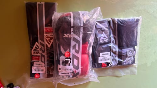 Customer photo review of Guantes de MMA para Combate o Sparring y Grappling T6 Plus de 7Oz
