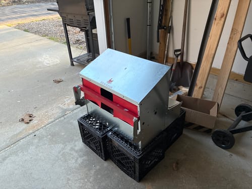 Customer photo review of Small (24") Reversible Roll-out Nest Box (Up to 20 Hens)