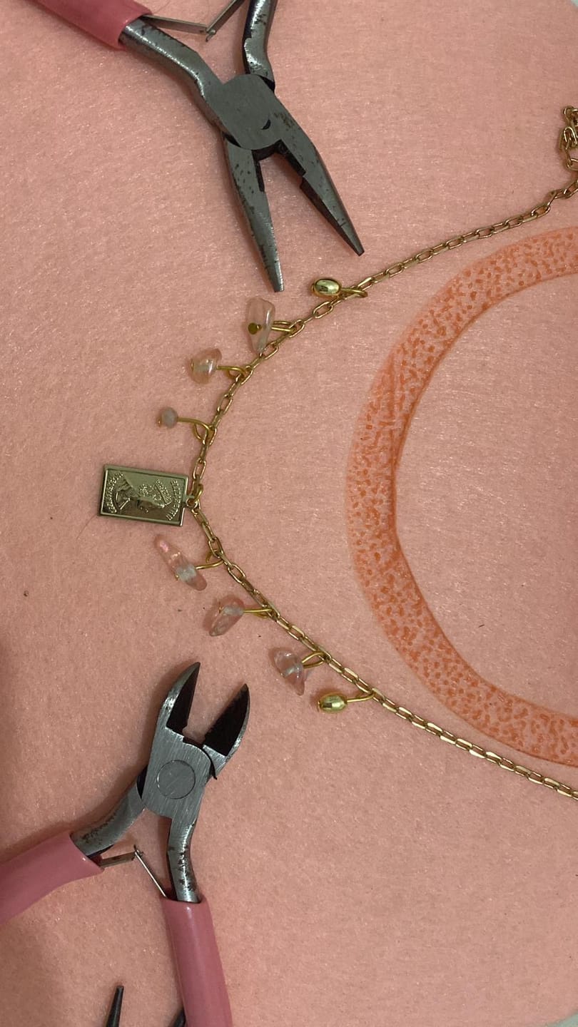 Customer photo review of ערכת תכשיטים גדולה בציפוי זהב 14K ופנינים אמיתיות - 20 תכשיטים