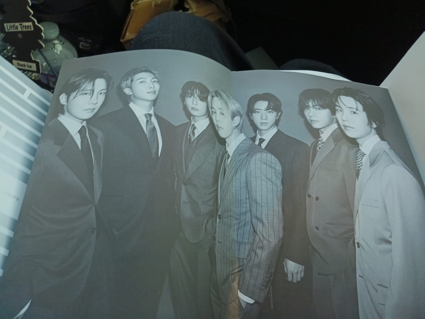 Customer photo review of BTS - ARIRANG 5TH ALBUM LIVING LEGEND VER