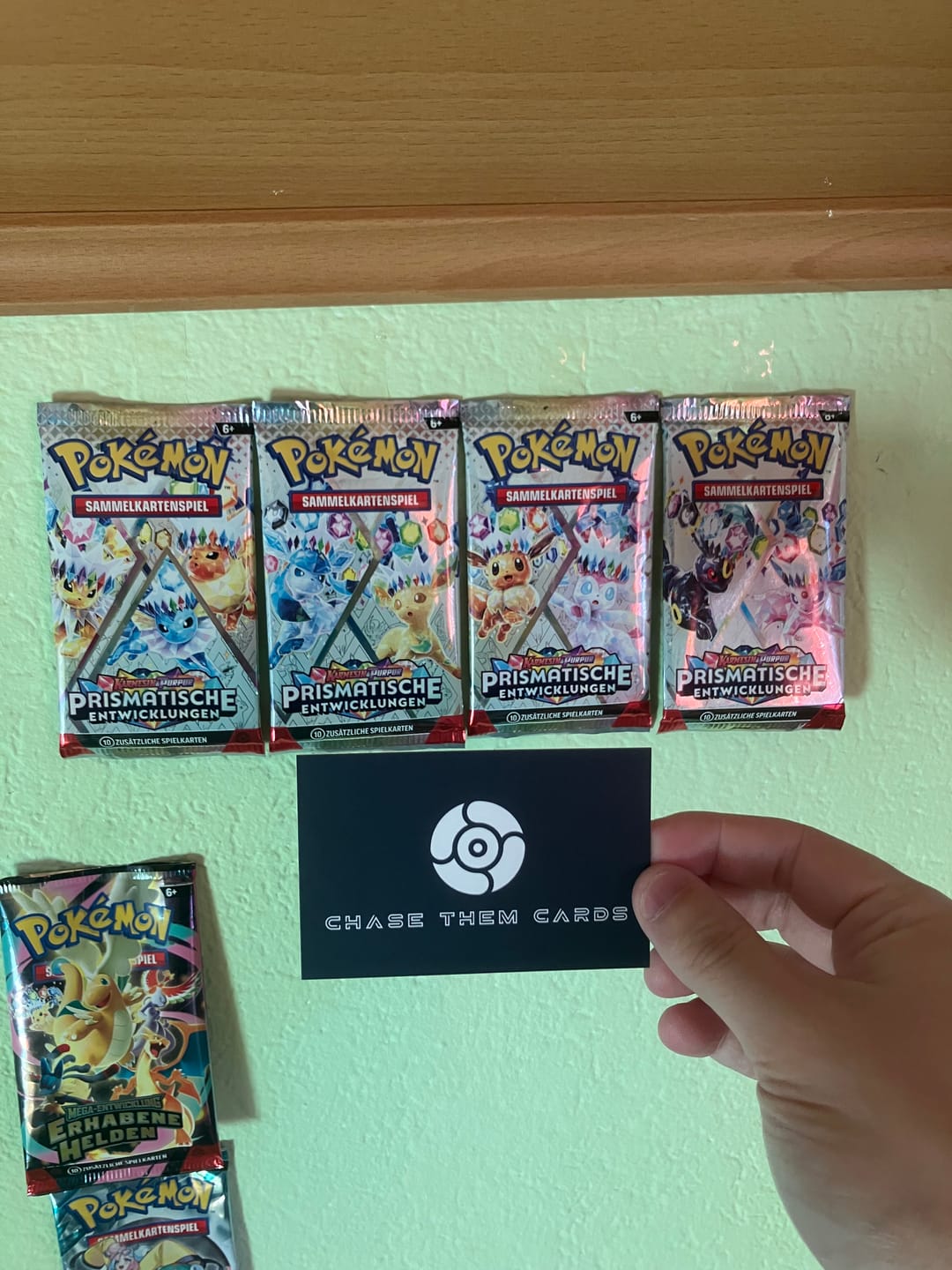 Customer photo review of Pokémon Boosterpack Karmesin & Purpur - Prismatische Entwicklungen