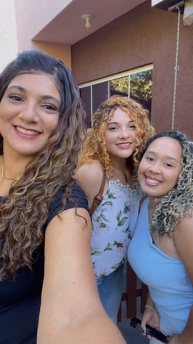 Customer photo review of Lace Front HD Valentina Luzes 33/27 65cm - Repartição Livre 13x4