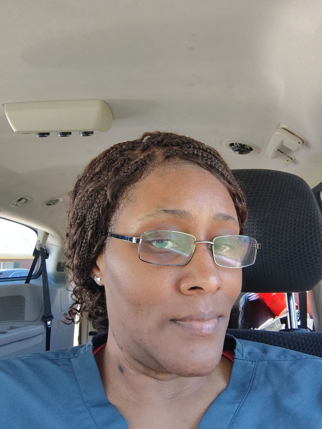 Customer photo review of Nami - Drawstring Cap Glueless Water Wave Human Hair Curls Pre Bleached Swiss HD Full Lace Knotless Boho Box Braided Wig