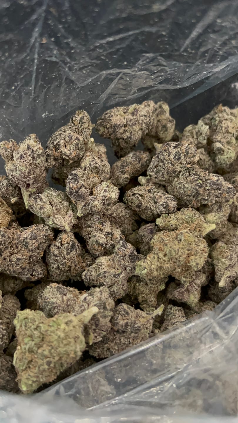 Customer photo review of Pink Runtz Indoor - Bulk - Hybrid