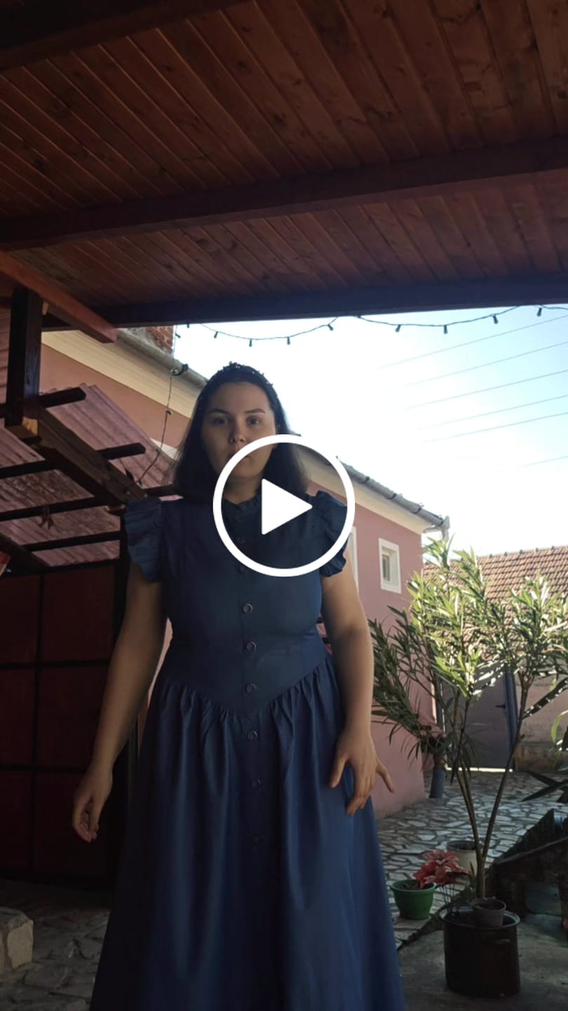 Customer video review of Rochie Jamia cu volanase la umeri