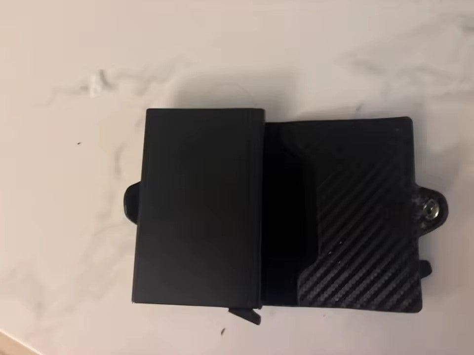 Customer photo review of Carbon Wallet - Tarjetero RFID