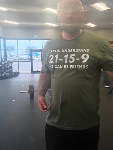 Customer photo review of UNDERSTAND 21-15-9 T-SHIRT