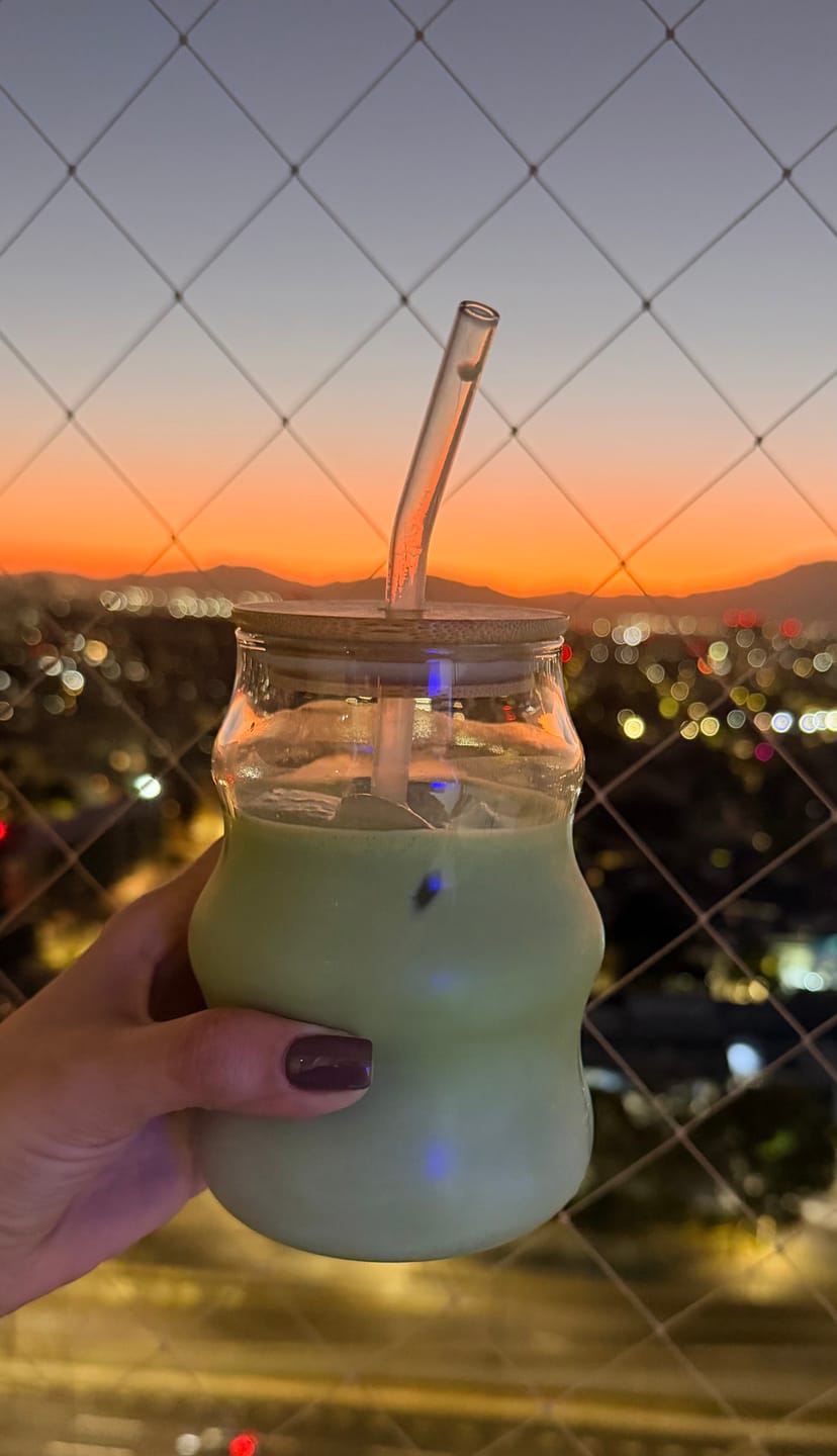 Customer photo review of Vaso de Vidrio Ondulado con Tapa de Bambú y Bombilla 400ml