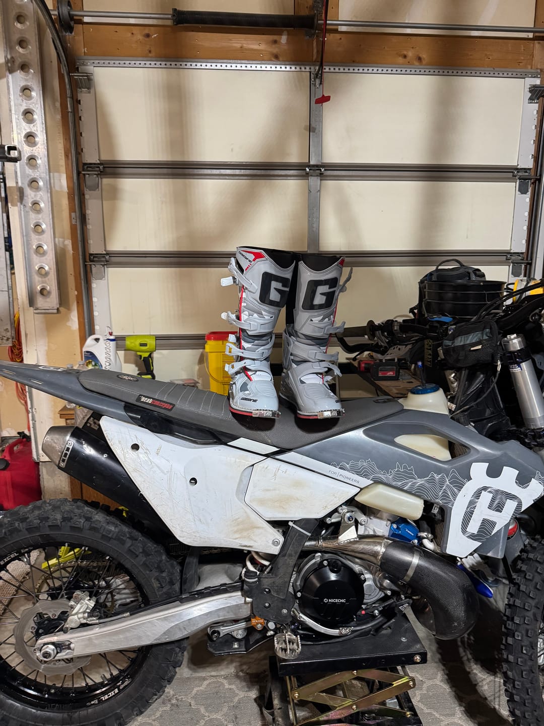 Customer photo review of Gaerne Fastback Endurance Boots - Snow Camo