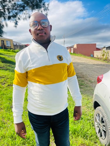 Customer photo review of Kaizer Chiefs Hoop Quarter Zip Sweat-Cloud Dancer