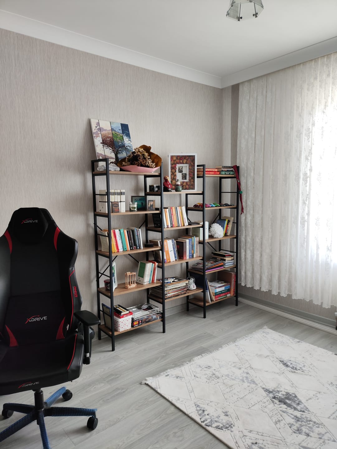 Customer photo review of Rani HC107 Metal 14 Raflı Geniş Kitaplık Ofis Çalışma Odası Çocuk  Odası Sepet Ceviz