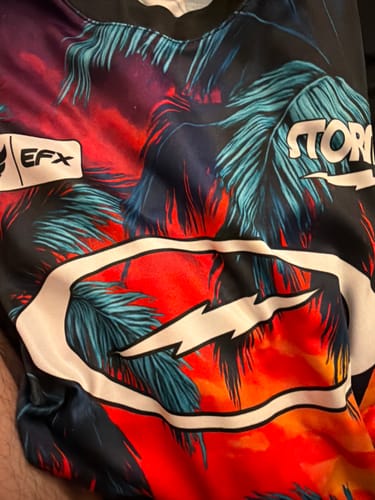 Customer photo review of SUNSET PALMS - BOWLING JERSEY