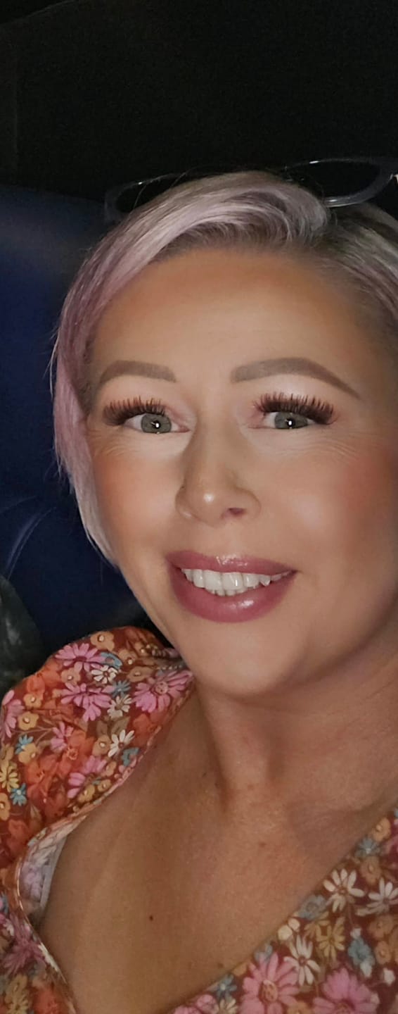 Customer photo review of Infinaluxe Customisable Lash Extensions (4 rows)