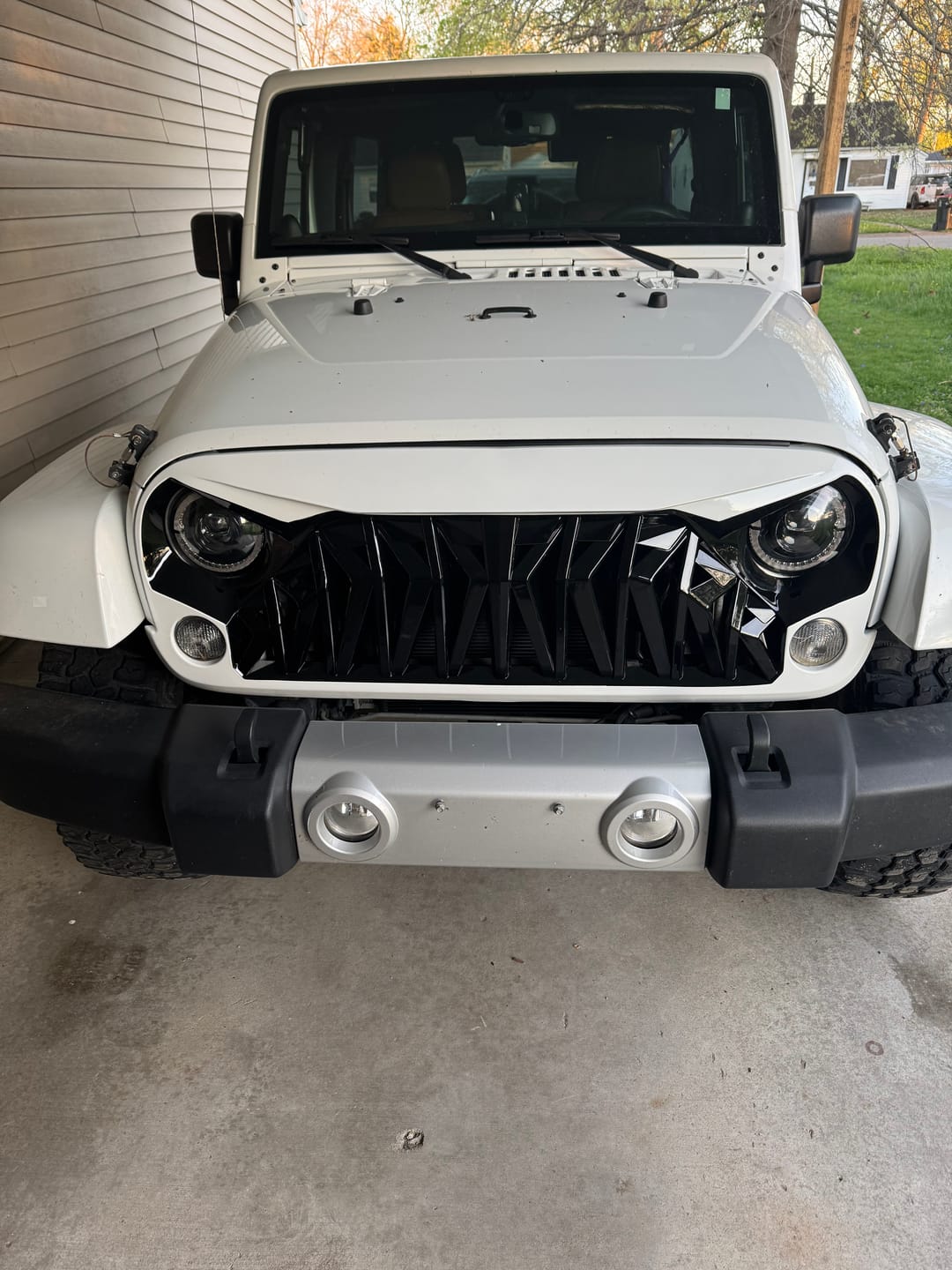 Customer photo review of Shark Grille - White & Black For 07-18 Wrangler JK/ JKU