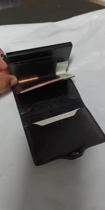 Customer photo review of Carbon Wallet - Tarjetero RFID