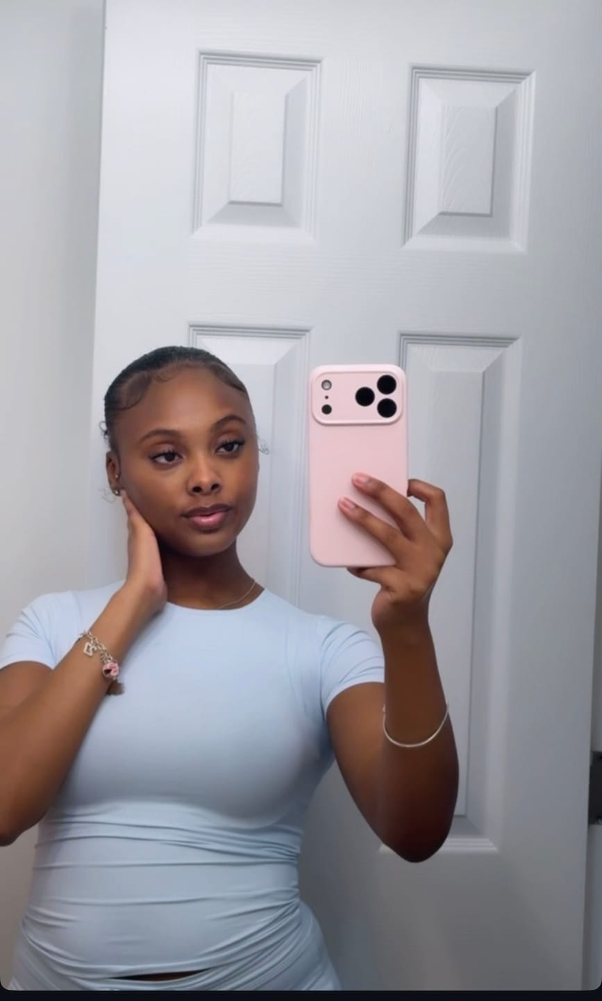 Customer photo review of PERFECT TEE