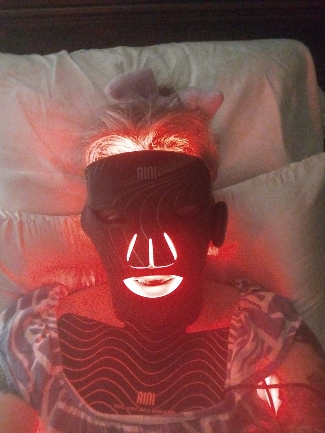 Customer photo review of INIA Red Light Therapy Set for Face, Neck, and Chest