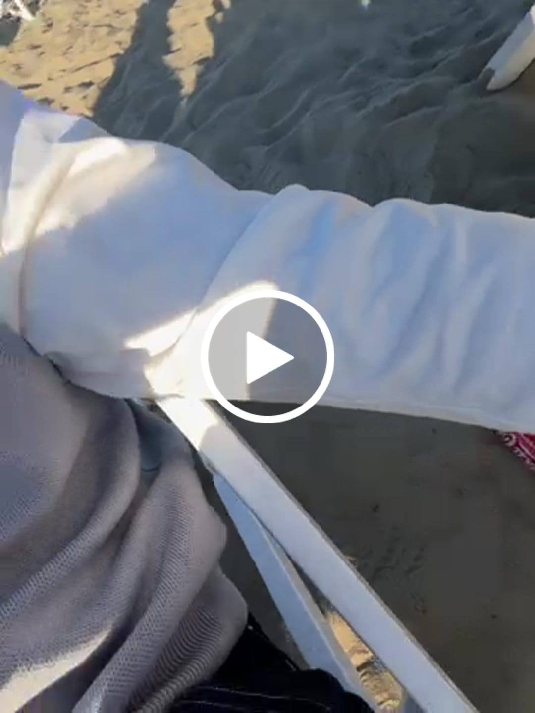 Customer video review of Longsleeve Cropped Blanks 220GSM Off White