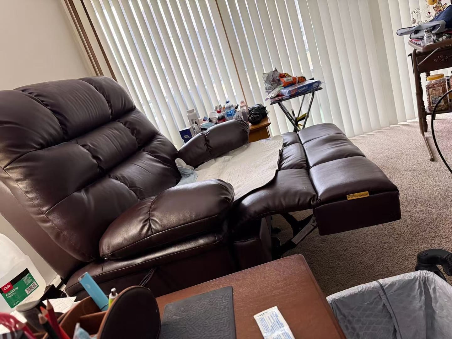 Customer photo review of 9205 EWT500 Extra-Wide/Tall Big Man Power Lift Recliner - Triple Motor, 500 LBS, Heat & Massage, Extended Footrest