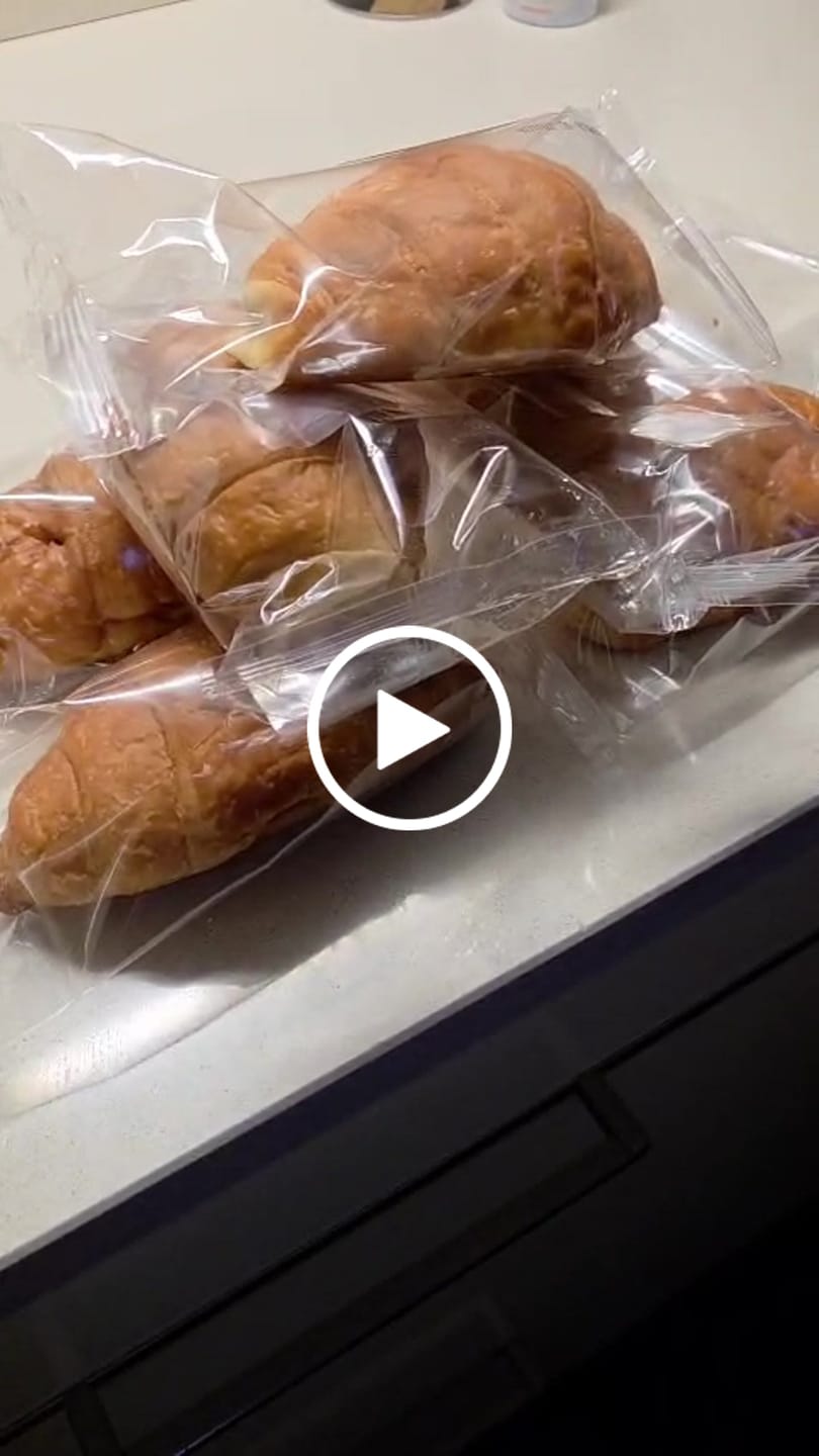 Customer video review of 15 Cornetti proteici ripieni di crema alla nocciola