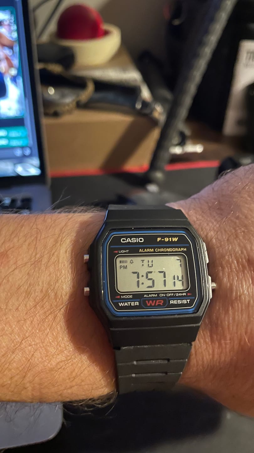 Customer photo review of Reloj Casio Vintage F-91W-1DG Clásico Líneas Azules