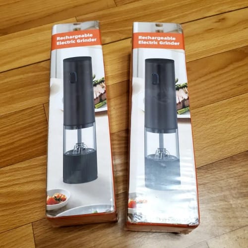 Customer photo review of Automatic Salt and Pepper Grinder