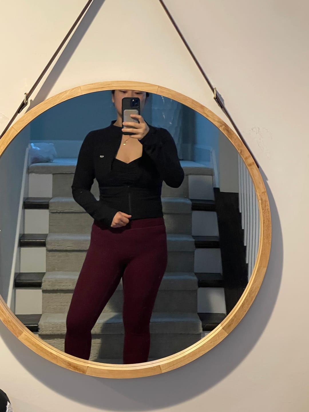 Customer photo review of The V Legging / Black-Cherry