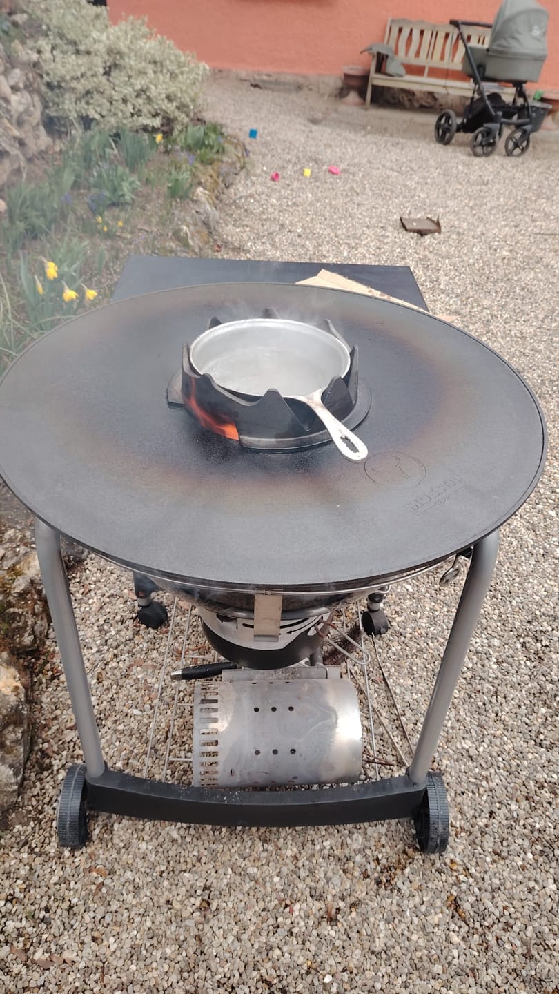 Customer photo review of Wok-Krone für BBQ-Disk aus Gusseisen