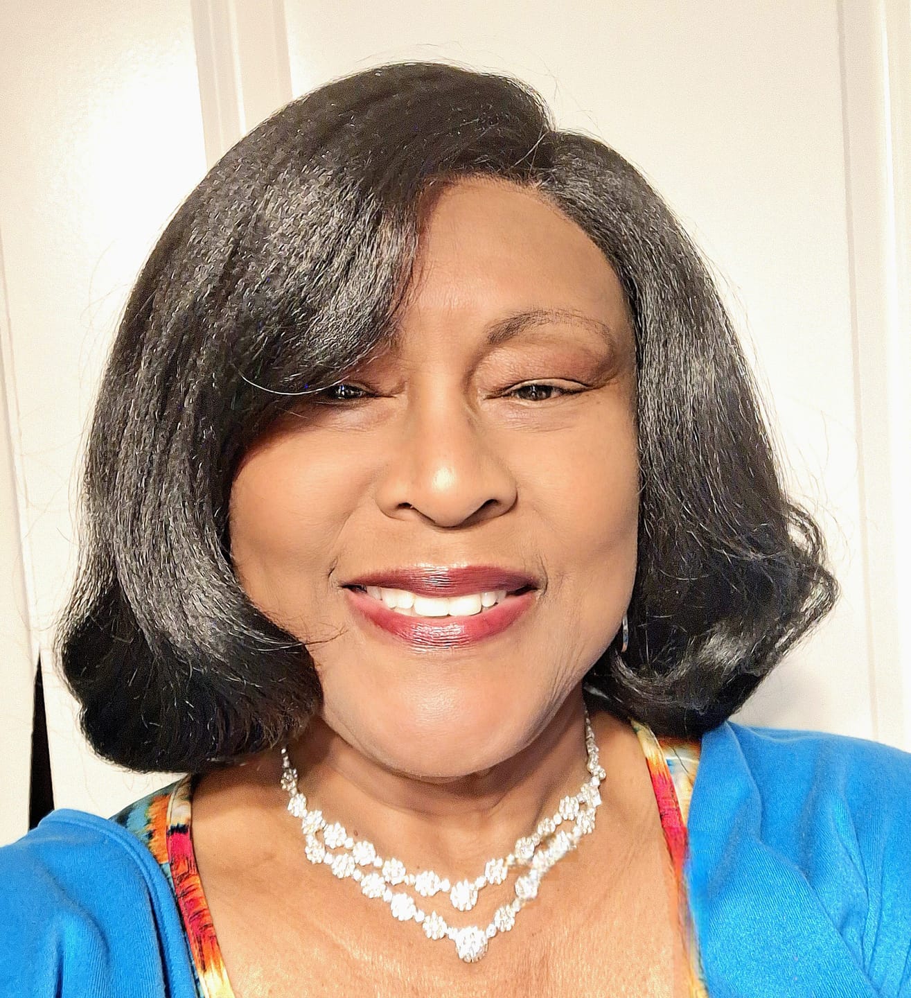 Customer photo review of Sensationnel Chic Bob Butta Lace Glueless 5" Deep Lace Part Wig - LOB UNIT 11