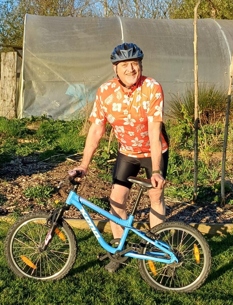 Customer photo review of Men's Yako Rides aGain Regular Fit Cycling Kit