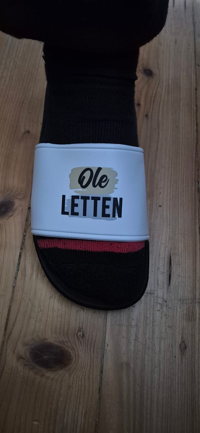 Customer photo review of Deine Letten - Personalisierte Badeschlappen mit Name