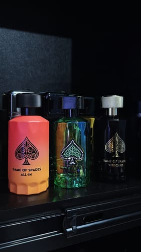 Reseña con foto de un cliente sobre Perfume Game Of Spade Emerald Extrait 90ML XDP