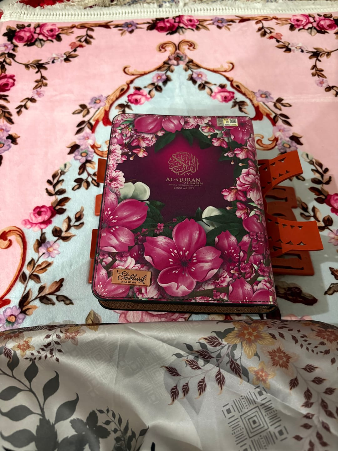 Customer photo review of Rosy Rehma Padded Prayer Mat