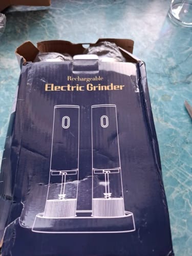 Customer photo review of Automatic Salt and Pepper Grinder