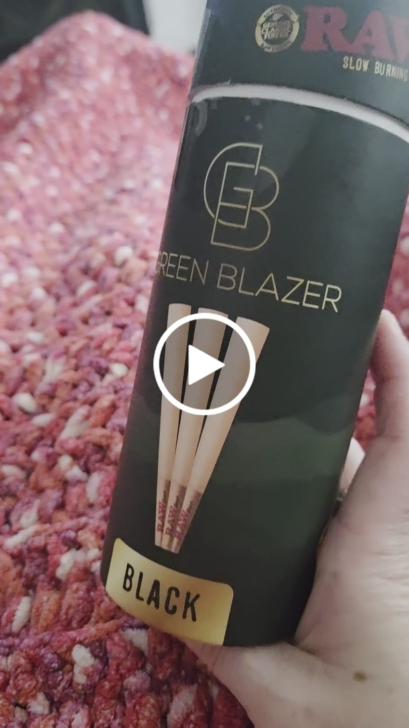 Customer video review of RAW Black King Size Cones