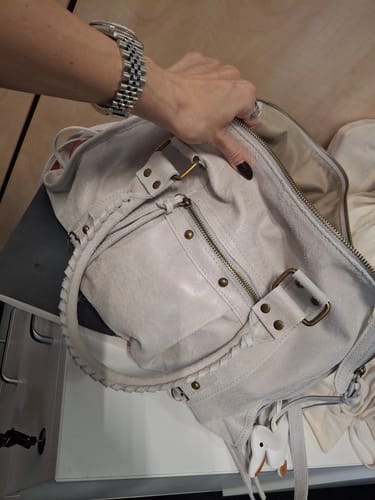 Customer photo review of It girl bag off white