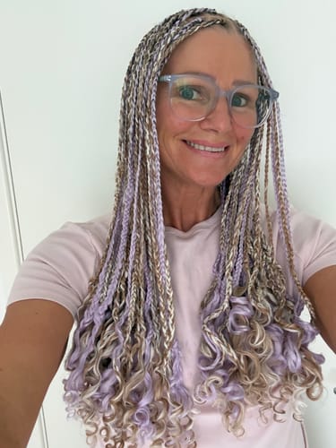 Customer photo review of Queen Length – 26 Inch Pre-Stretched Braiding Hair