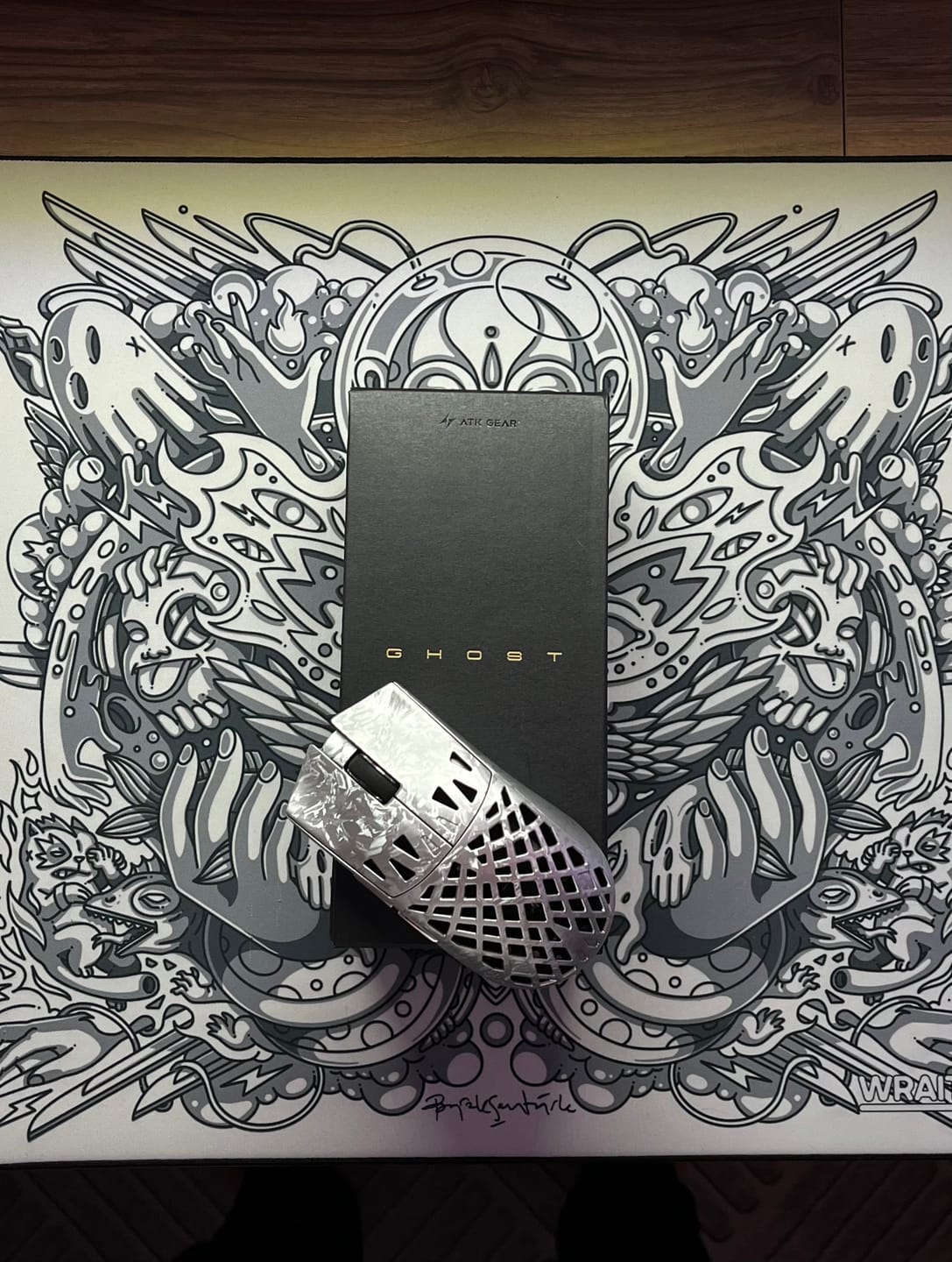 Customer photo review of ATK Blazing Sky Ghost Karbon Fiber Wireless Mouse