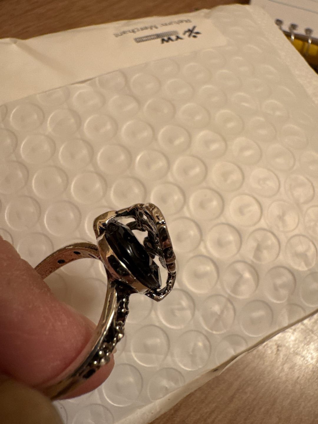 Customer photo review of Vintage Vine Black Agate Ring (Light Luxury Niche Dark Style Band)