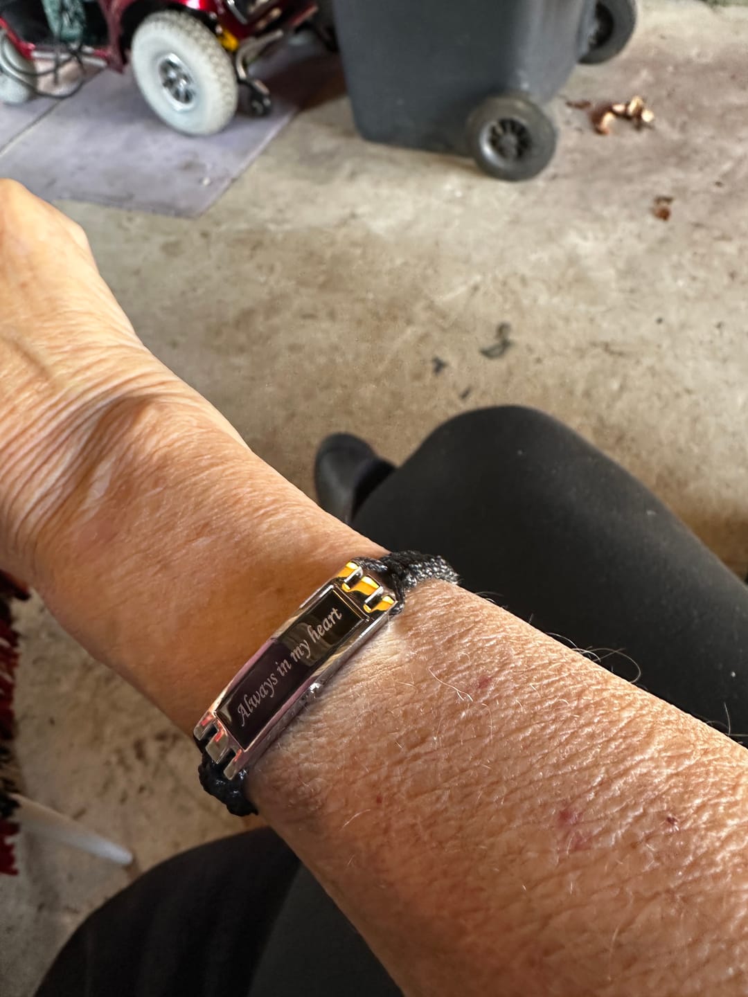 Customer photo review of Cremation Urn Bracelet "Always in my heart" Memorial Jewelry-A033