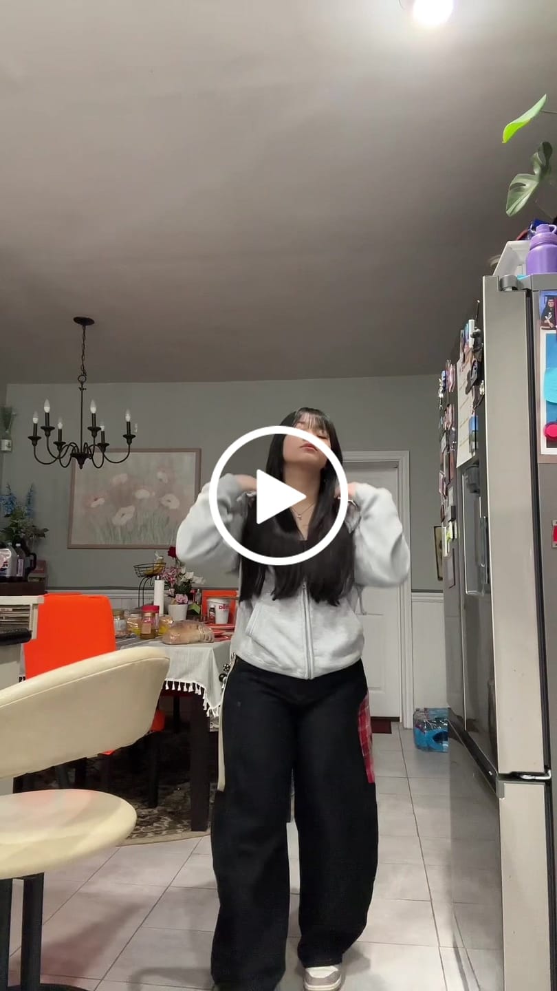 Customer video review of Aelfric Eden BAGGY BARREL Jeans