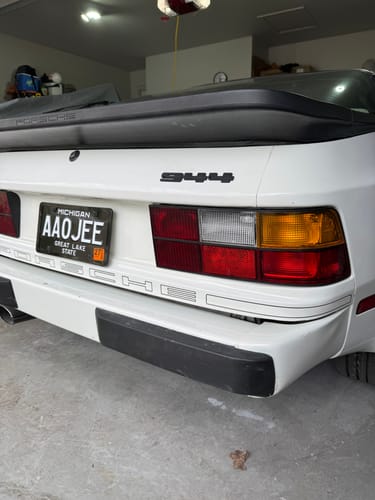 Customer photo review of PORSCHE Alpine White L90E | OEMatch Automotive Spraycan