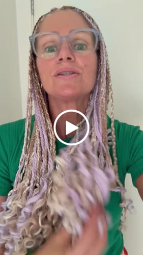 Customer video review of Queen Length – 26 Inch Pre-Stretched Braiding Hair