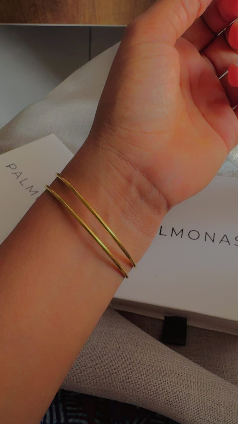 Customer photo review of Round Wire Bangle Bracelet
