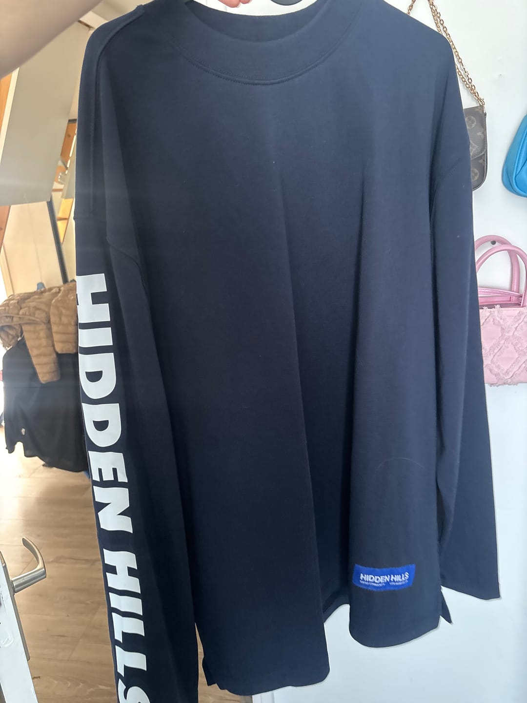 Customer photo review of LONGSLEEVE T-SHIRT NAVY