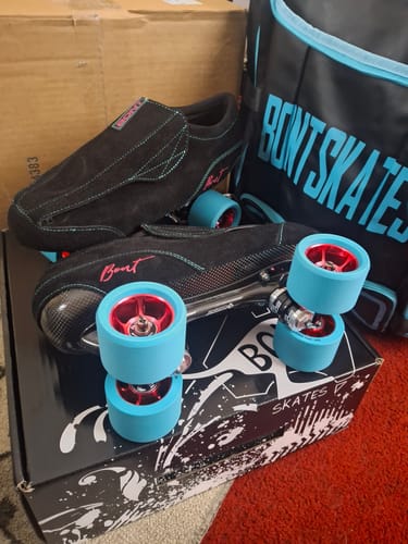 Customer photo review of Limited Edition Miami Envy Carbon Roller Skates